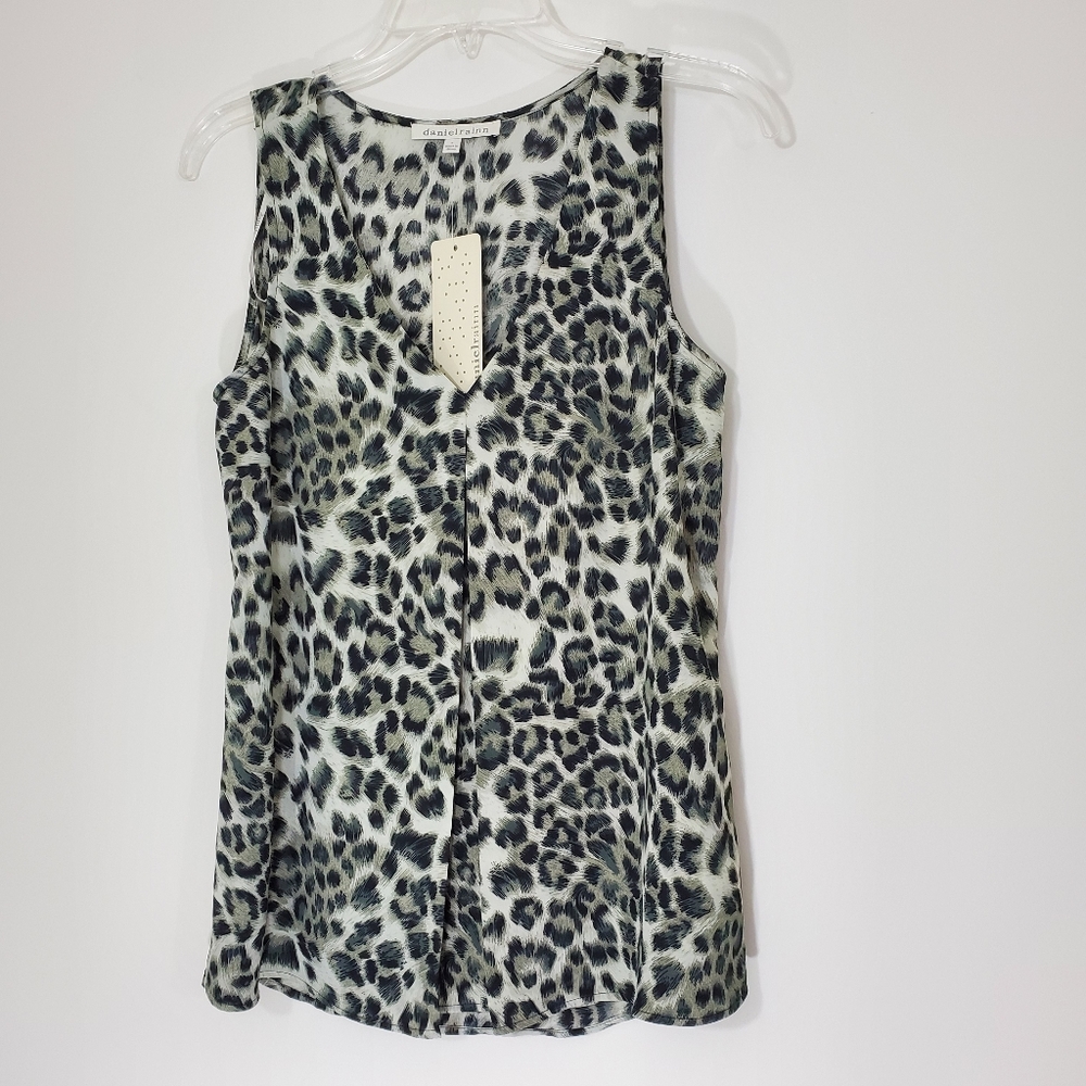 NWT  Daniel Rainn Animal Print Blouse, Size Small